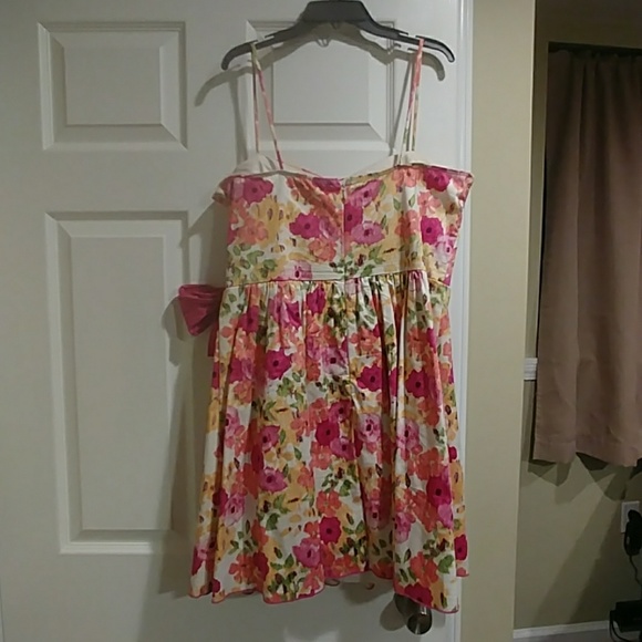 Dress - Picture 2 of 2